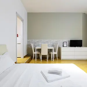 https://cadorna-9-by-flatscollection.italymilanhotels.net